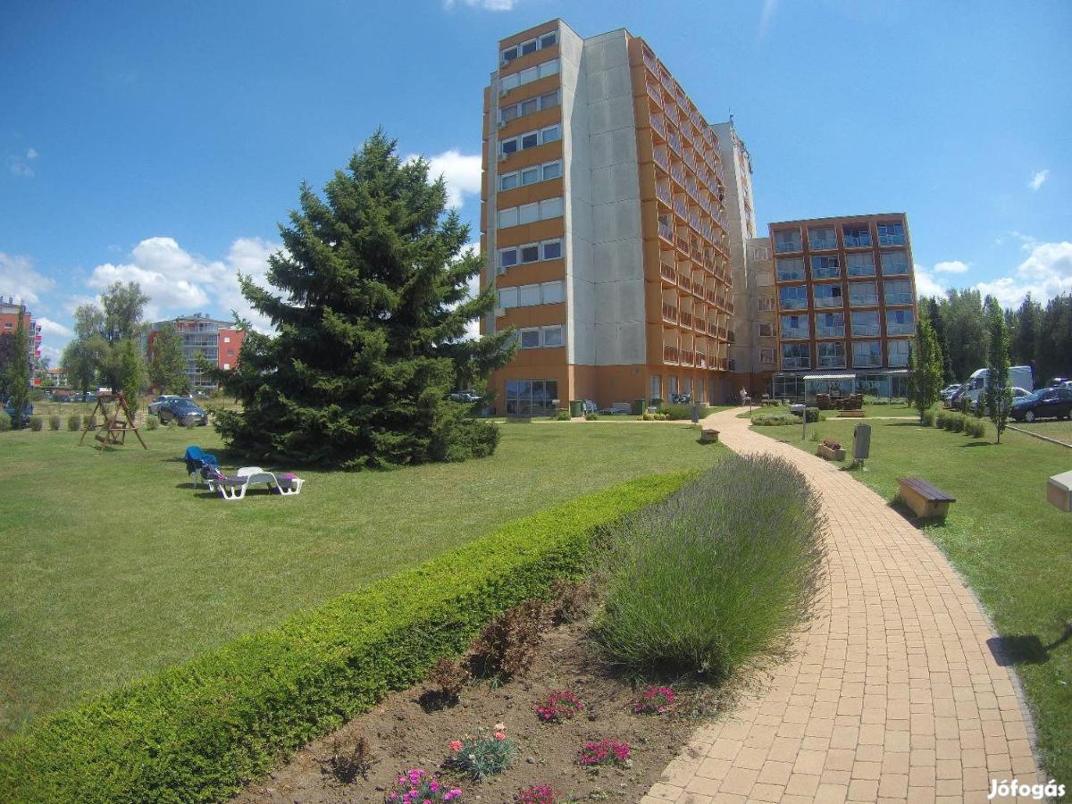 Vizparti Sas Apartman Siófok Eksteriør billede